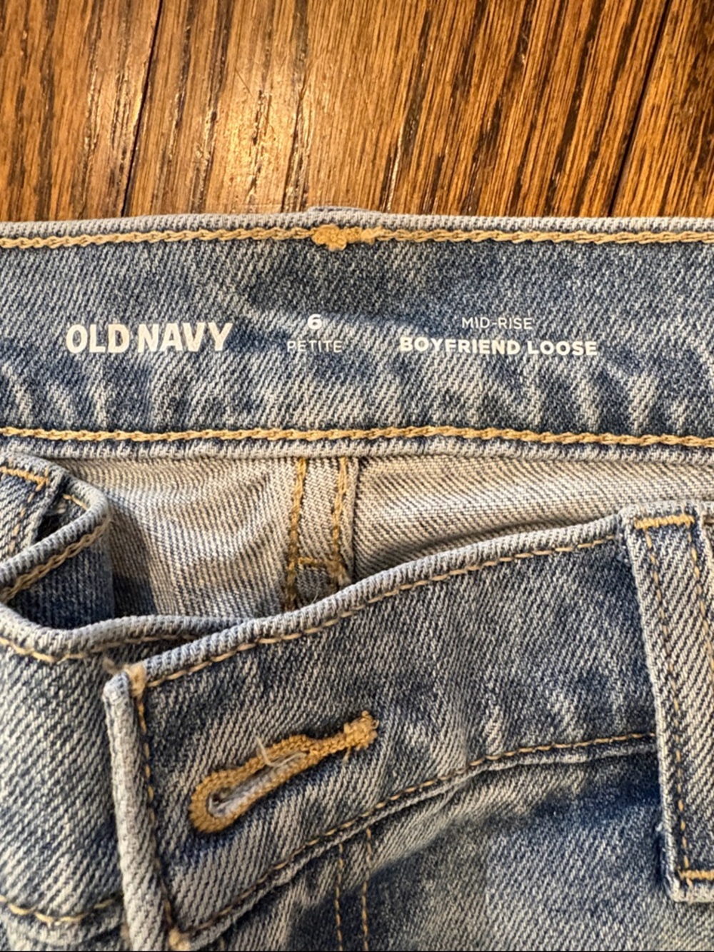 Old Navy Light Blue Boyfriend Loose Jeans size 6 petite NWT. - Picture 2 of 3